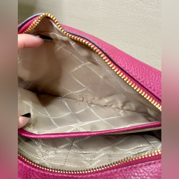 Michael Kors Jet Set Charm East West Leather Camera Crossbody - Picture 4 of 9